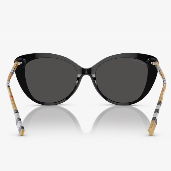 Burberry Sunglasses, New 235 - Picture 4 of 7